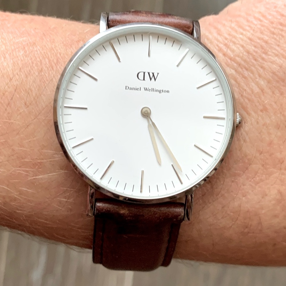 Daniel Wellington Classic Women’s Watch - silver - Light brown leather band